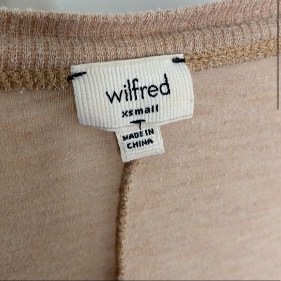 Aritzia Wilfred V Neck Tan T-Shirt Short Sleeve - Picture 2 of 8